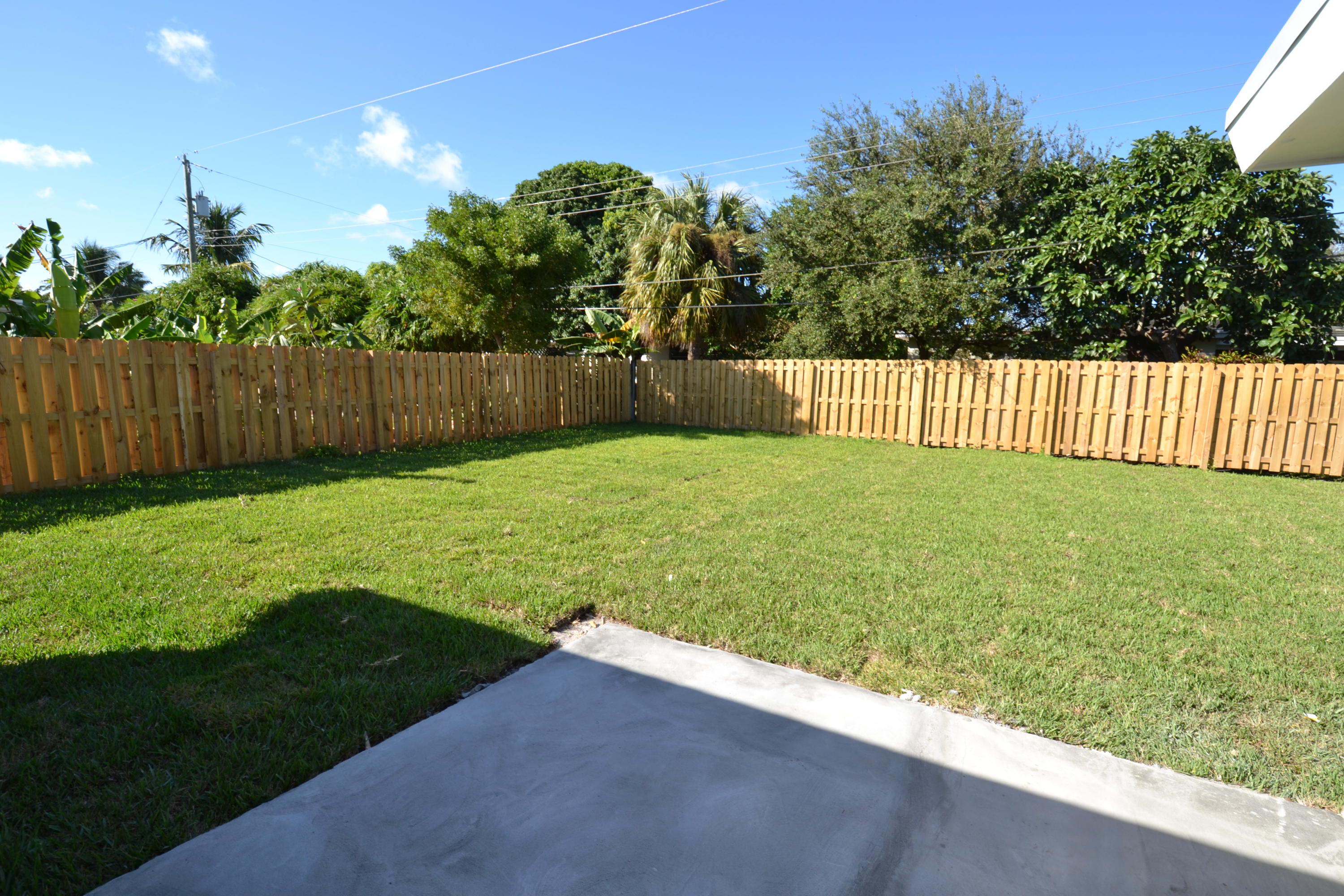261 Northwest 11th Street Boca Raton, FL 33432 - Photo 16 of 19 DSC_1342