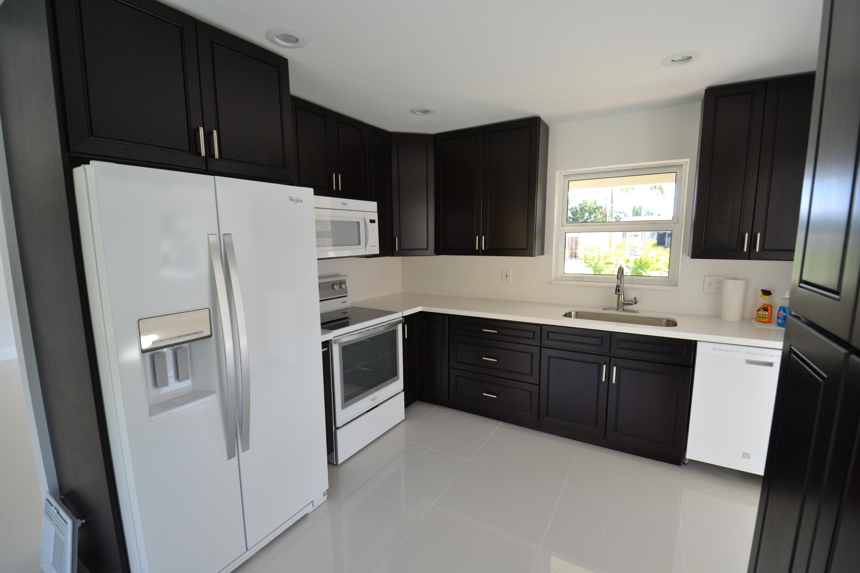 261 Northwest 11th Street Boca Raton, FL 33432 - Photo 7 of 19 DSC_1320