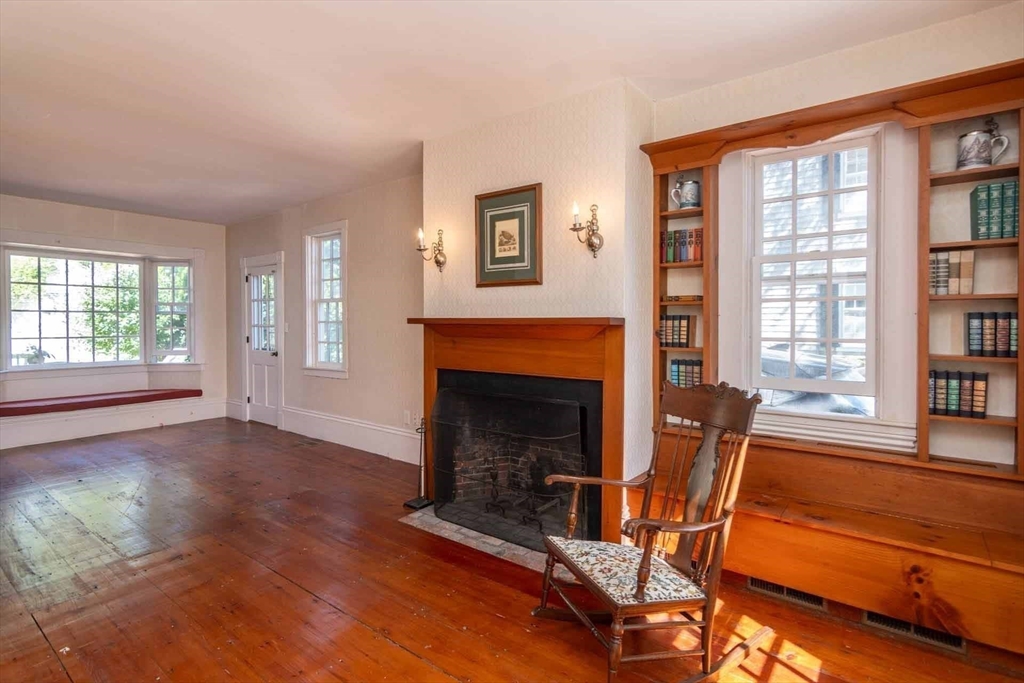 34 School Street Edgartown, MA 02539 - Photo 11 of 42