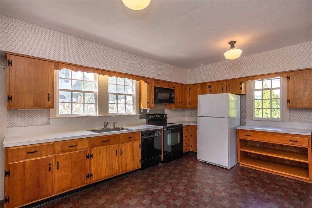 34 School Street Edgartown, MA 02539 - Photo 17 of 42