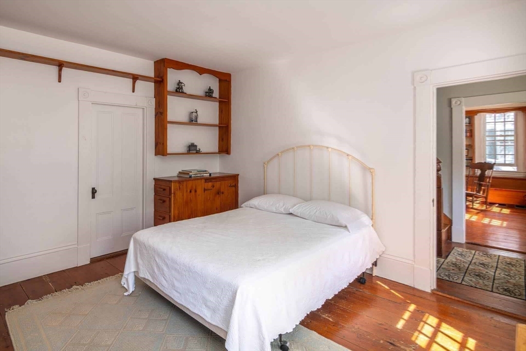 34 School Street Edgartown, MA 02539 - Photo 20 of 42