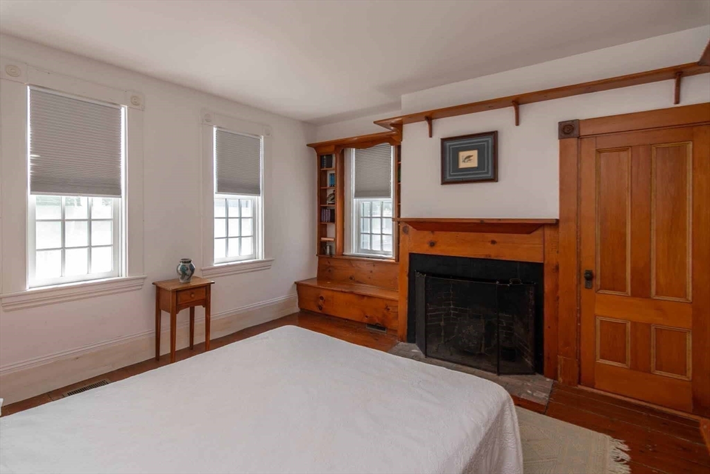 34 School Street Edgartown, MA 02539 - Photo 21 of 42