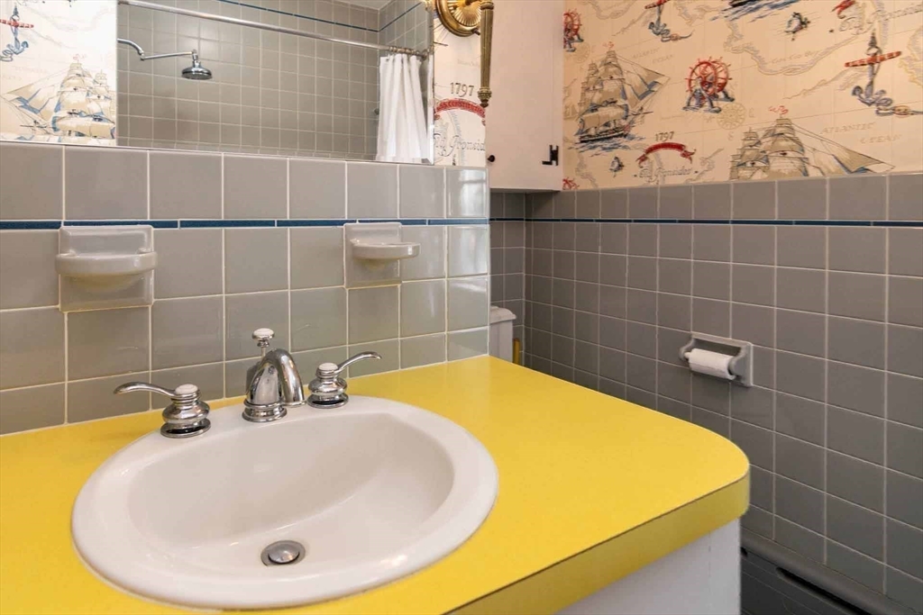 34 School Street Edgartown, MA 02539 - Photo 24 of 42