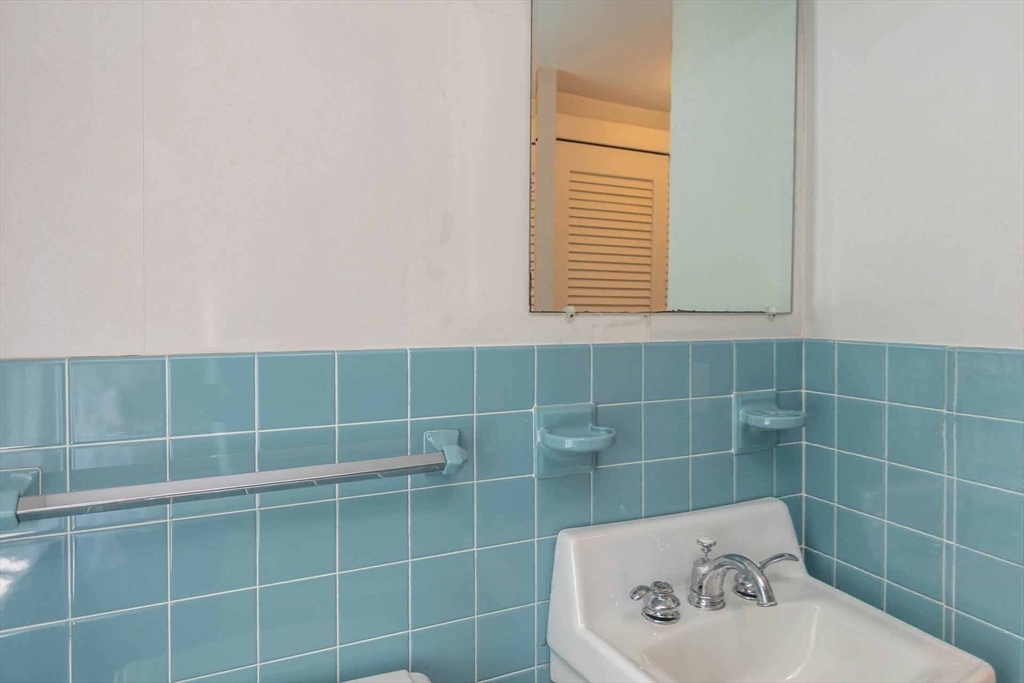 34 School Street Edgartown, MA 02539 - Photo 38 of 42