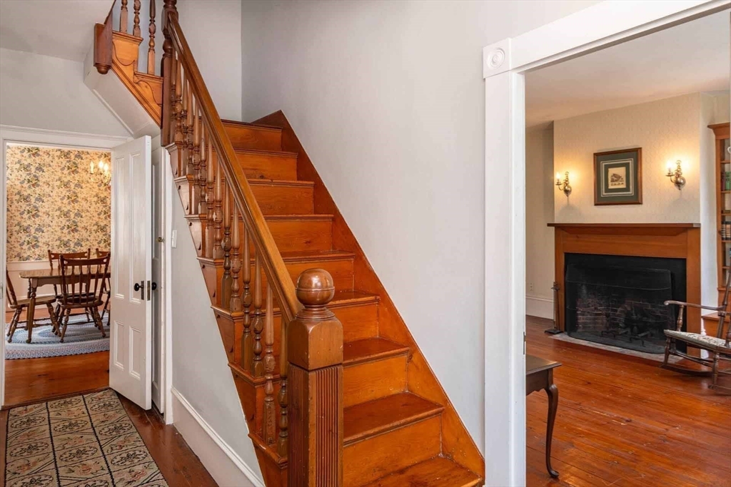 34 School Street Edgartown, MA 02539 - Photo 9 of 42