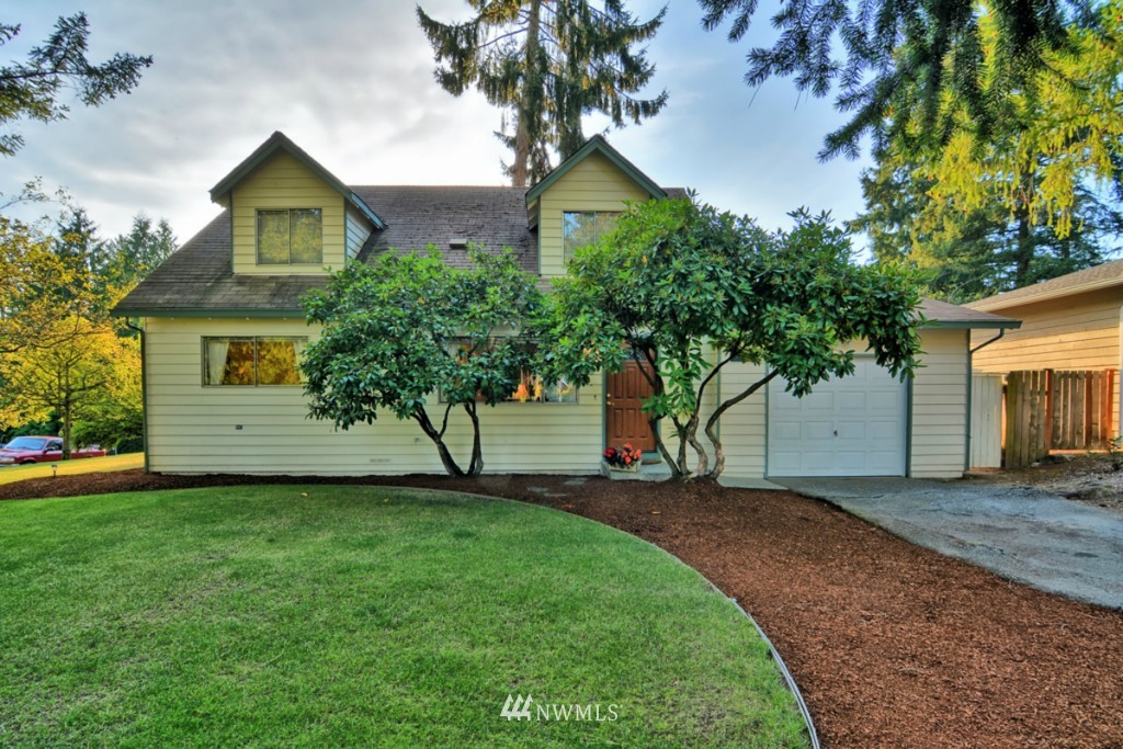 21126 7th Avenue West Bothell, WA 98021 - Photo 2 of 18