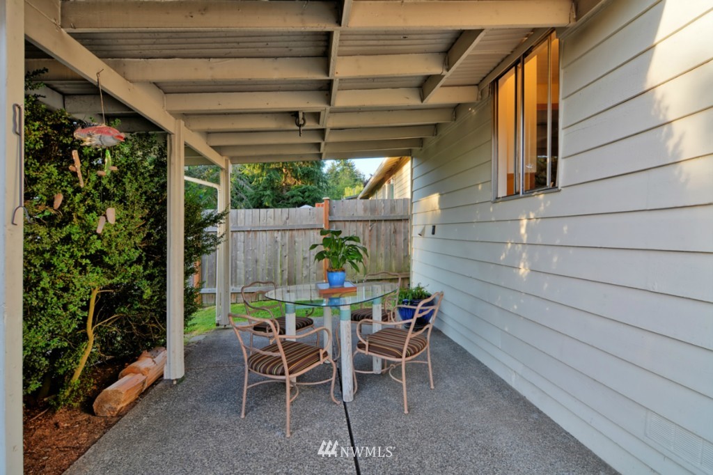 21126 7th Avenue West Bothell, WA 98021 - Photo 15 of 18