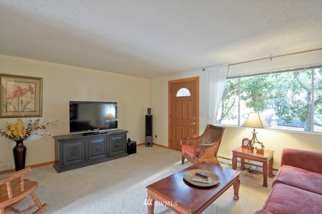 21126 7th Avenue West Bothell, WA 98021 - Photo 4 of 18