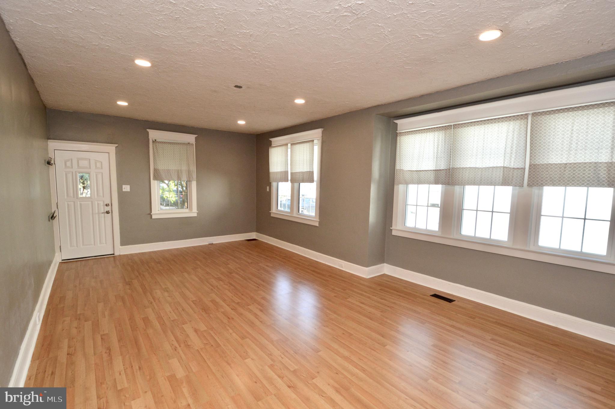 607 Arndt Avenue Riverside, NJ 08075 - Photo 3 of 16