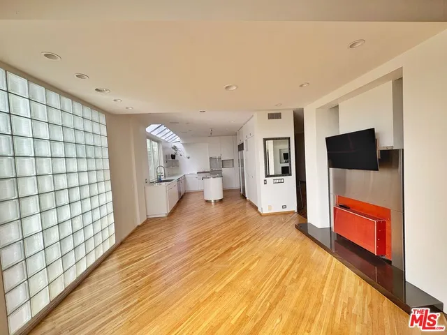 $15,000 | 3505 Ocean Front Walk, Marina del Rey, CA 90292