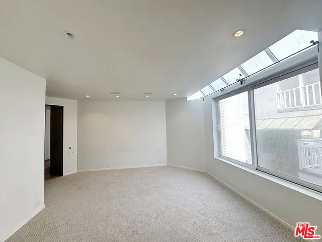 $15,000 | 3505 Ocean Front Walk, Marina del Rey, CA 90292