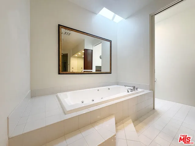 $15,000 | 3505 Ocean Front Walk, Marina del Rey, CA 90292