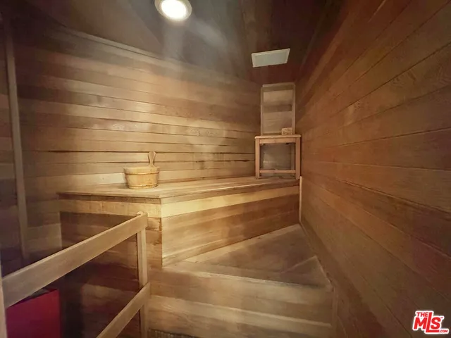 $15,000 | 3505 Ocean Front Walk, Marina del Rey, CA 90292