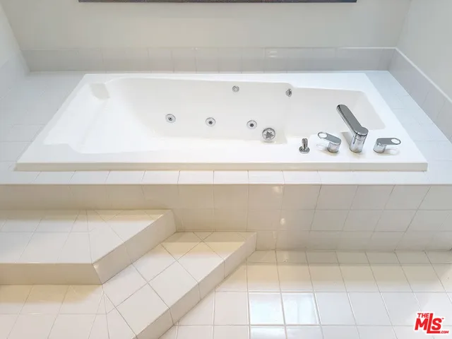 $15,000 | 3505 Ocean Front Walk, Marina del Rey, CA 90292