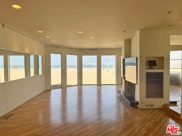 $15,000 | 3505 Ocean Front Walk, Marina del Rey, CA 90292