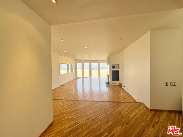 $15,000 | 3505 Ocean Front Walk, Marina del Rey, CA 90292