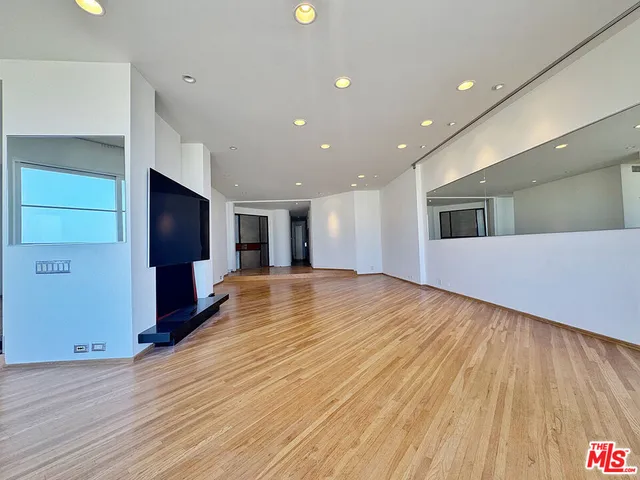 $15,000 | 3505 Ocean Front Walk, Marina del Rey, CA 90292