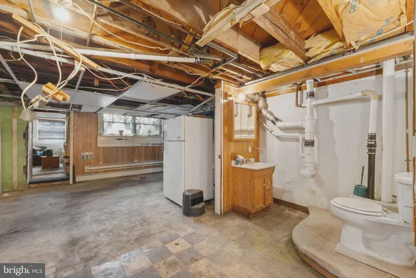 a view of a storage & utility room
