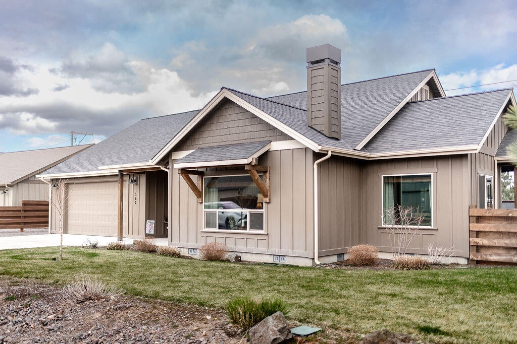 162 Northwest Saddle Ridge Loop Prineville, OR 97754 - Photo 2 of 49 Front of Home