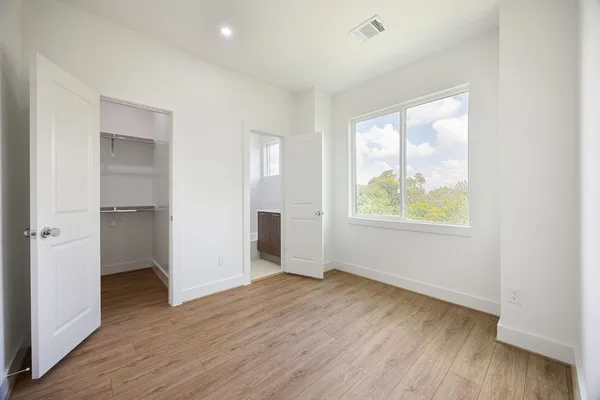 $2,950 | 1713 Mary Street, Houston, TX 77026