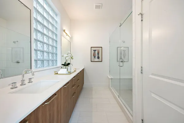 $2,950 | 1713 Mary Street, Houston, TX 77026