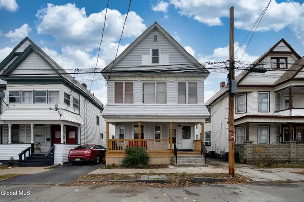 $1,650 | 22 Swan Street, Unit 2, Schenectady, NY 12307