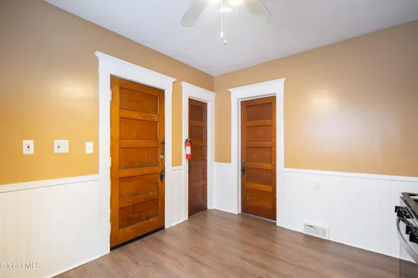 $1,650 | 22 Swan Street, Unit 2, Schenectady, NY 12307