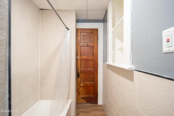 $1,650 | 22 Swan Street, Unit 2, Schenectady, NY 12307
