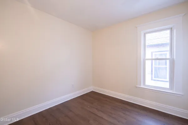 $1,650 | 22 Swan Street, Unit 2, Schenectady, NY 12307