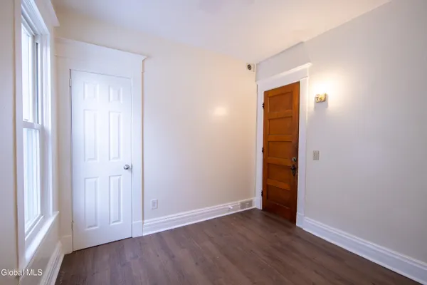 $1,650 | 22 Swan Street, Unit 2, Schenectady, NY 12307