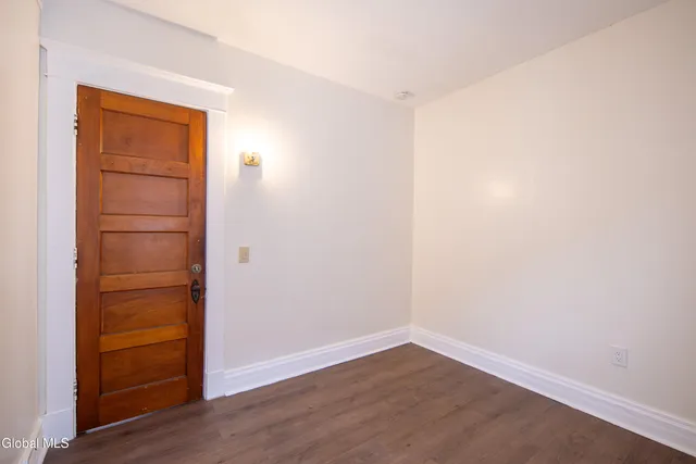 $1,700 | 22 Swan Street, Unit 2, Schenectady, NY 12307