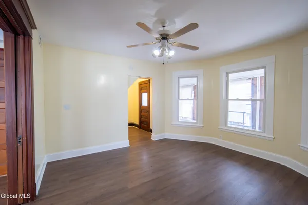 $1,650 | 22 Swan Street, Unit 2, Schenectady, NY 12307