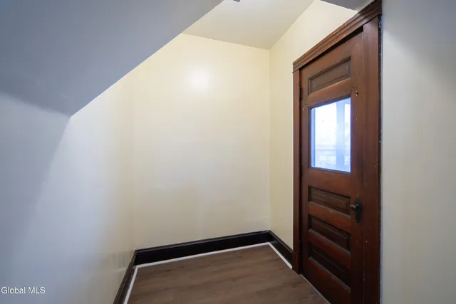 $1,700 | 22 Swan Street, Unit 2, Schenectady, NY 12307