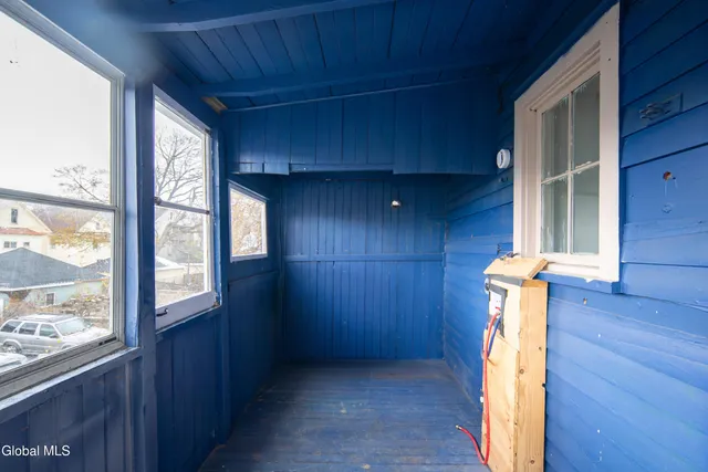 $1,700 | 22 Swan Street, Unit 2, Schenectady, NY 12307