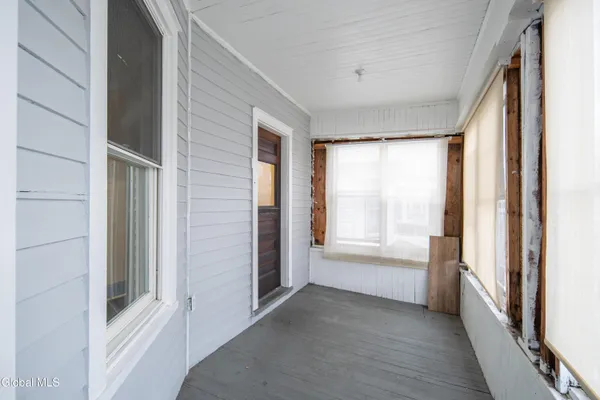 $1,650 | 22 Swan Street, Unit 2, Schenectady, NY 12307