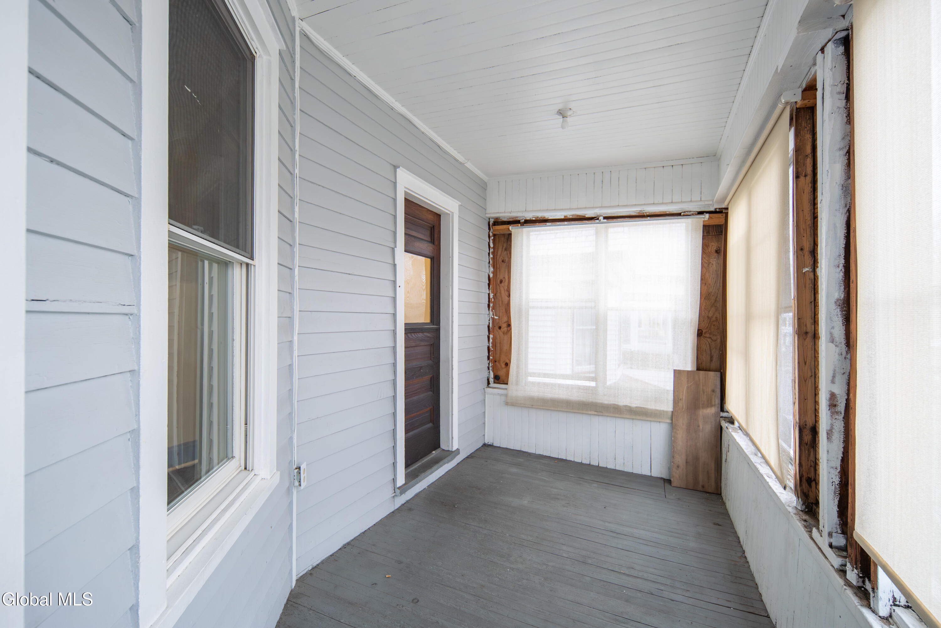 22 Swan Street, Unit 2 Schenectady, NY 12307 - Photo 32 of 35 032