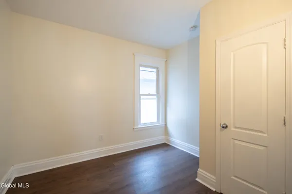 $1,650 | 22 Swan Street, Unit 2, Schenectady, NY 12307