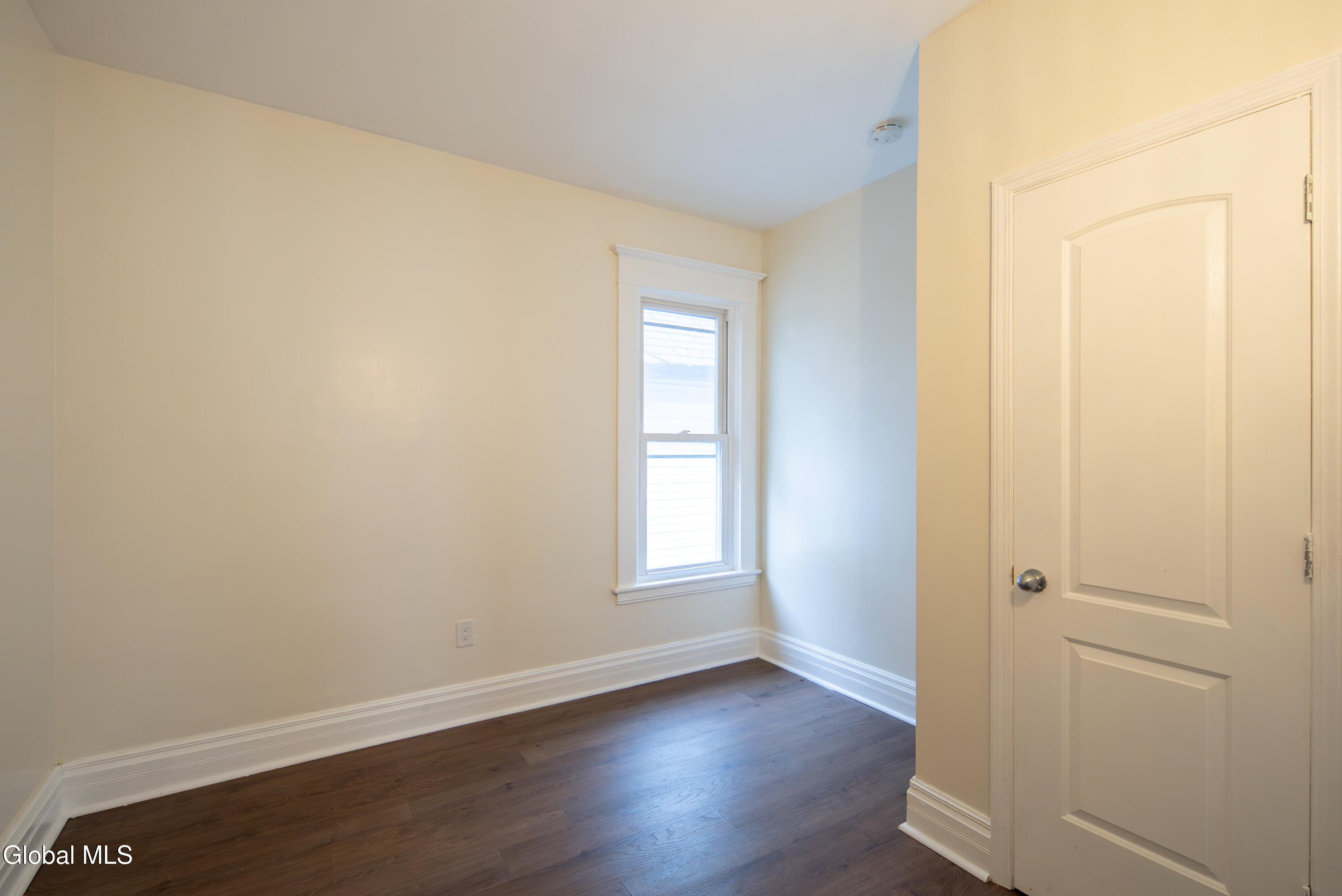 22 Swan Street, Unit 2 Schenectady, NY 12307 - Photo 10 of 35 010