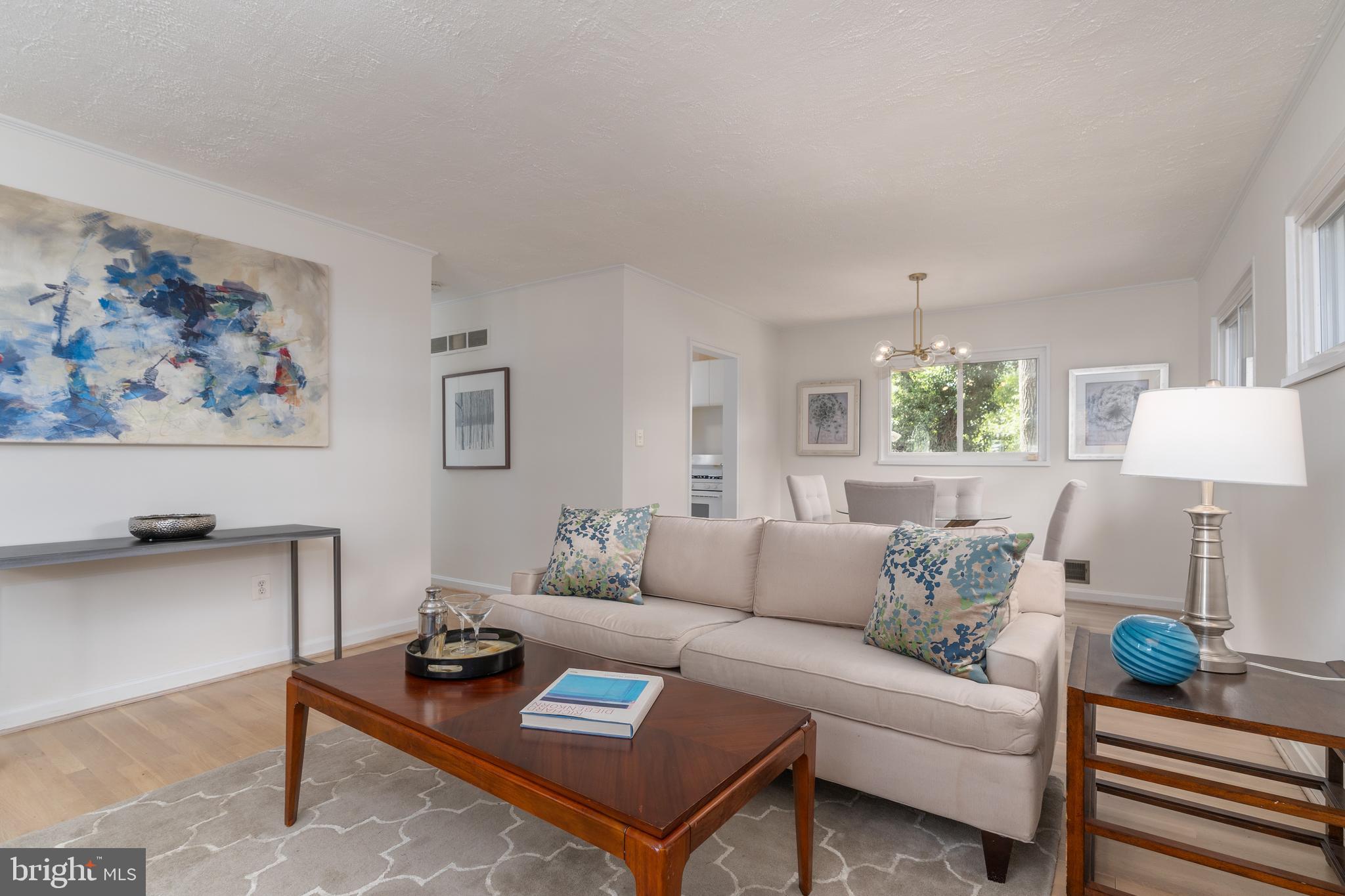 180 Cambridge Road Alexandria, VA 22314 - Photo 2 of 40 Open plan living & dining