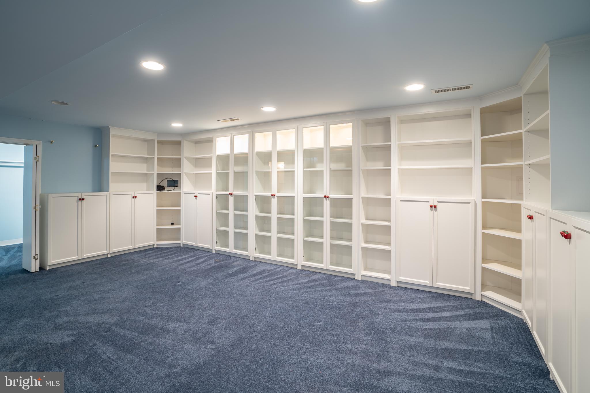 180 Cambridge Road Alexandria, VA 22314 - Photo 24 of 40 Gallery Image 24