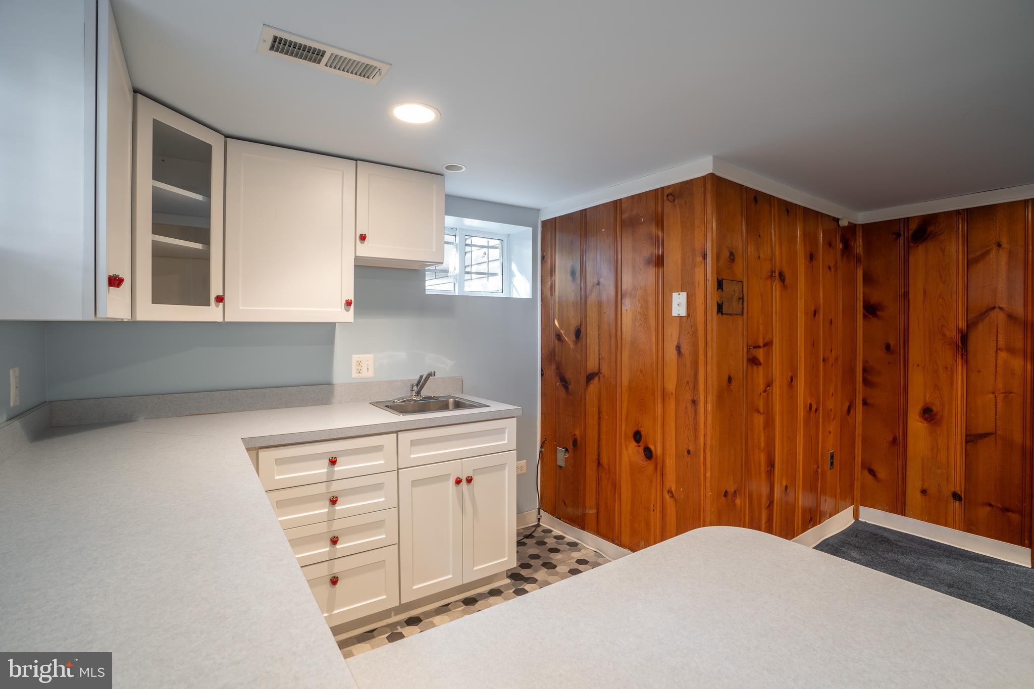 180 Cambridge Road Alexandria, VA 22314 - Photo 26 of 40 Gallery Image 26