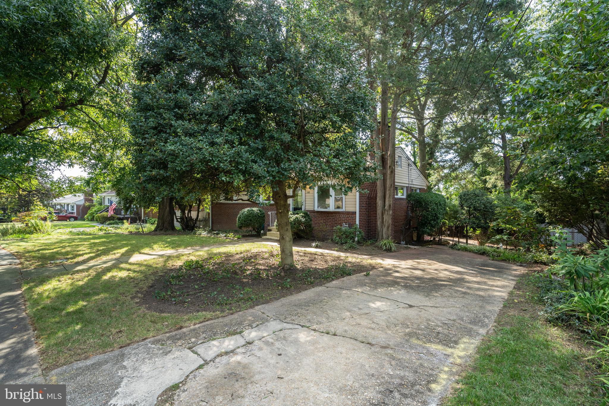 180 Cambridge Road Alexandria, VA 22314 - Photo 40 of 40 Private driveway