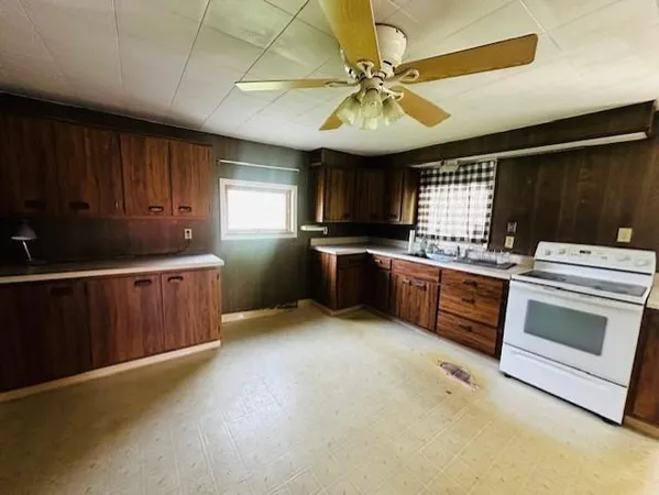 $160,000 | 2440 Race Track Road, Youngwood, PA 15697