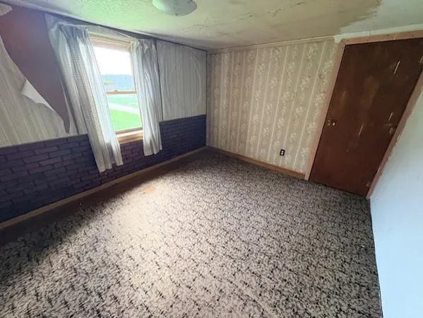 $160,000 | 2440 Race Track Road, Youngwood, PA 15697