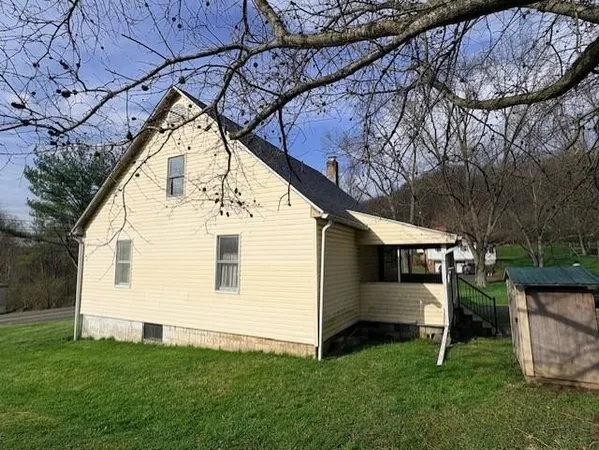 $160,000 | 2440 Race Track Road, Youngwood, PA 15697