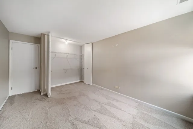 $230,000 | 5811 Oakwood Drive, Unit C, Lisle, IL 60532