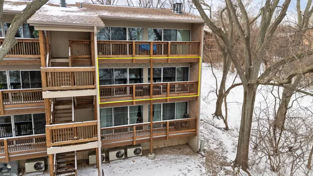 $230,000 | 5811 Oakwood Drive, Unit C, Lisle, IL 60532