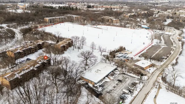 $230,000 | 5811 Oakwood Drive, Unit C, Lisle, IL 60532