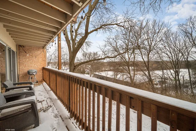 $230,000 | 5811 Oakwood Drive, Unit C, Lisle, IL 60532