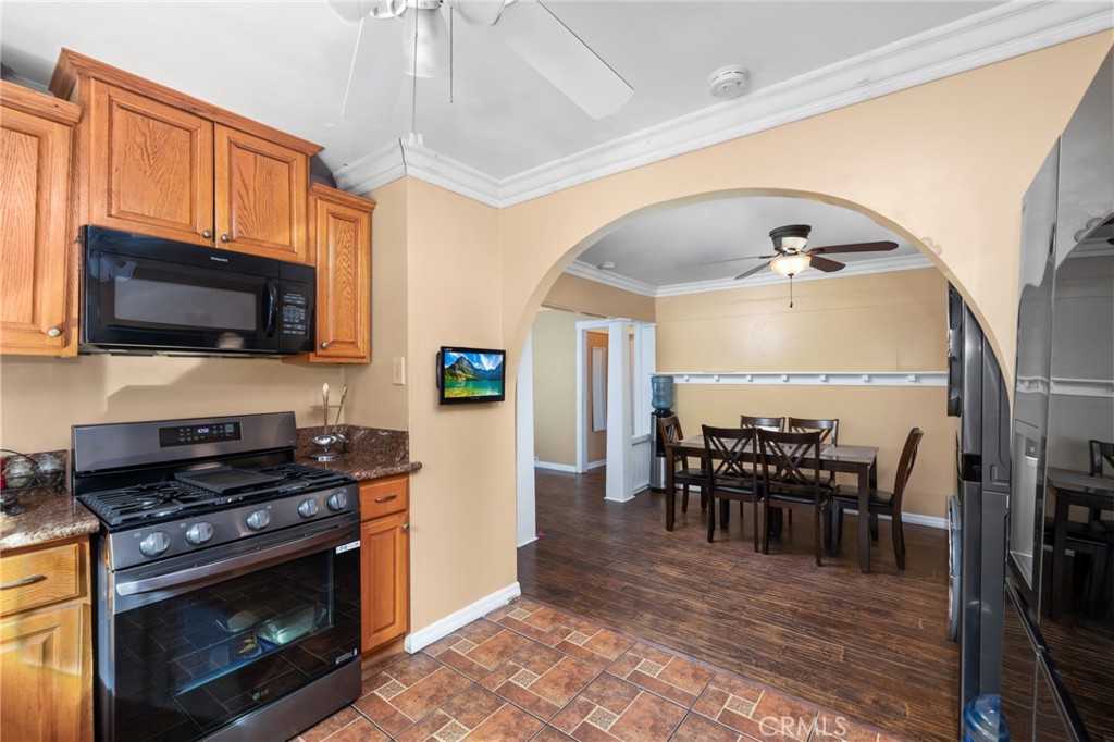 1816 Main Street Riverside, CA 92501 - Photo 13 of 34 a view of kitchen with breakfast area
